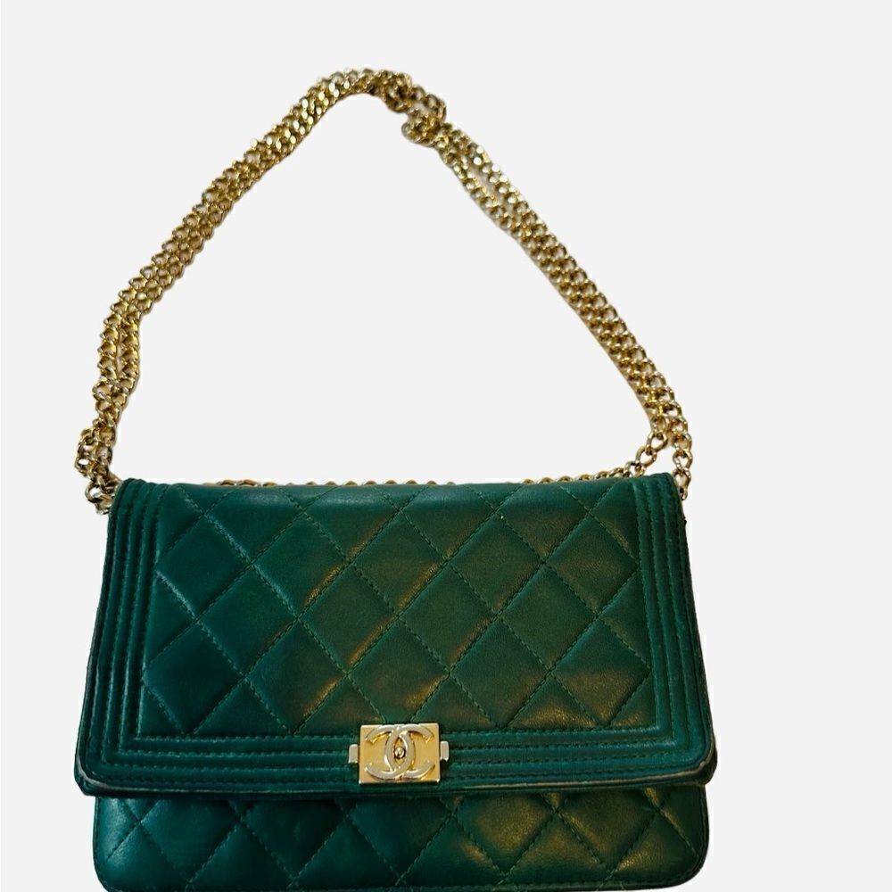 Chanel green boy gold logo mini bag with gold strap - Picture 4 of 15